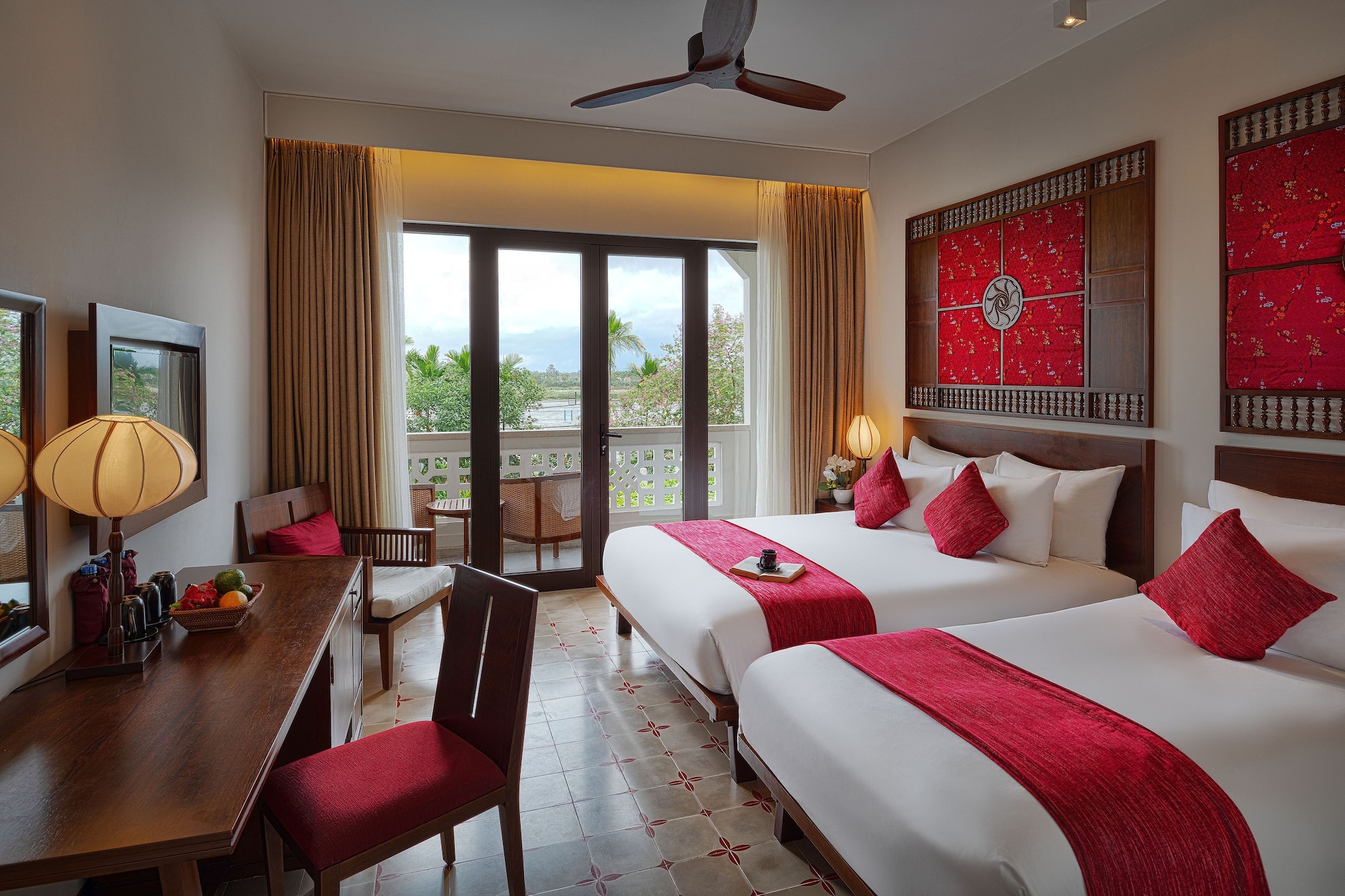 GRAND, TRIPLE, RIVER VIEW