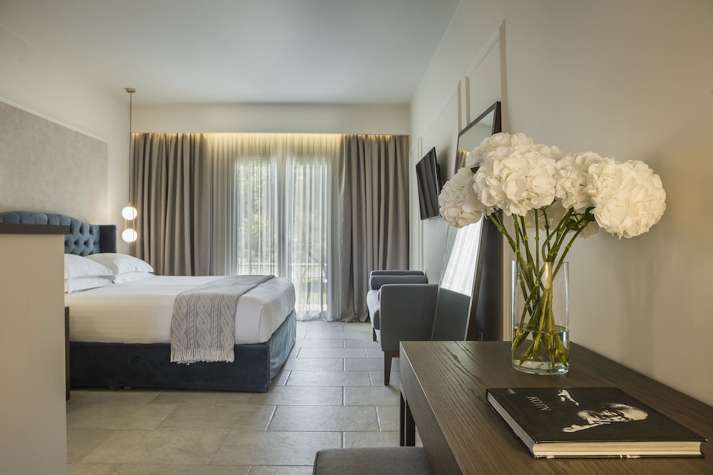 Thalassa Boutique Hotel 10/77