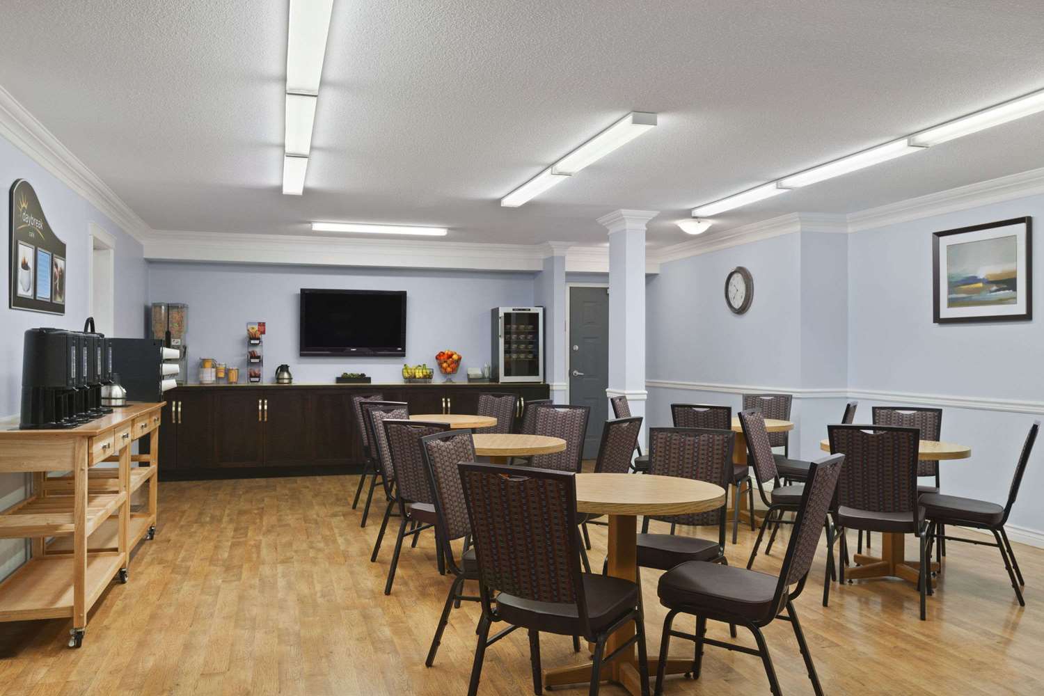 Days Inn By Wyndham Kelowna 30/37