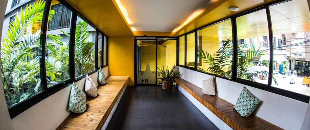 swimming pool spa