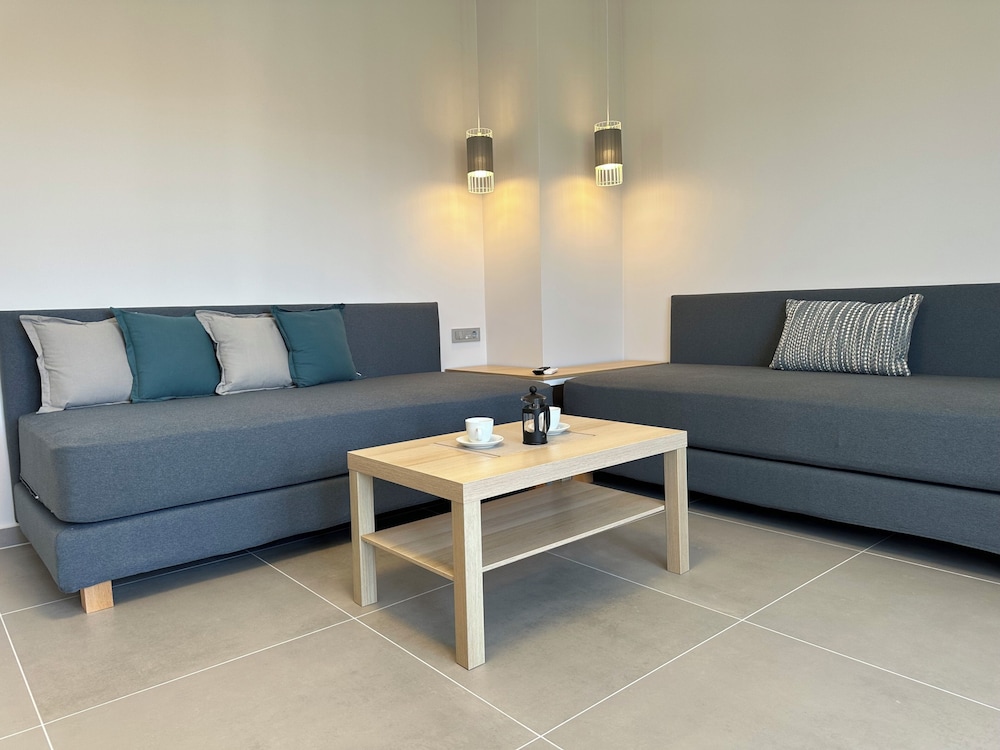 Evdokia Suites 37/58