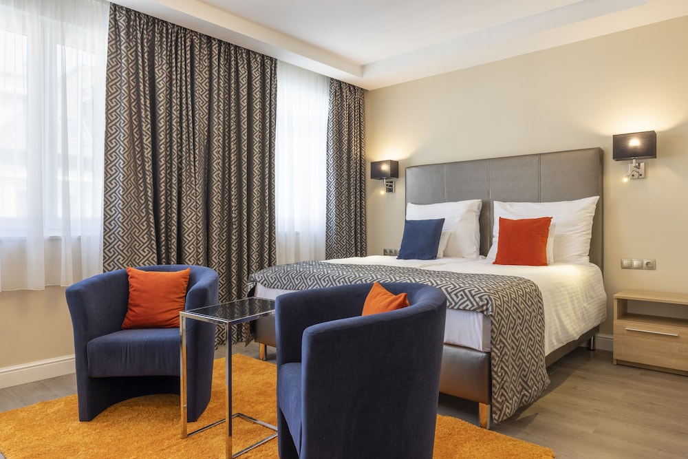 Silver Crown Hotel & Residence 16/50