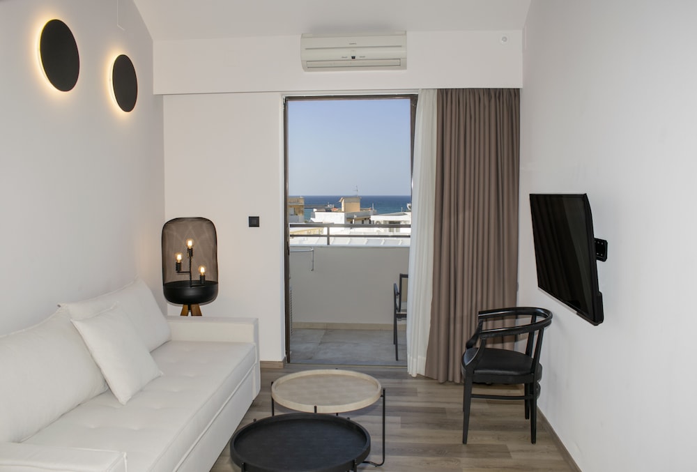 Elina Hotel Apartments 55/79
