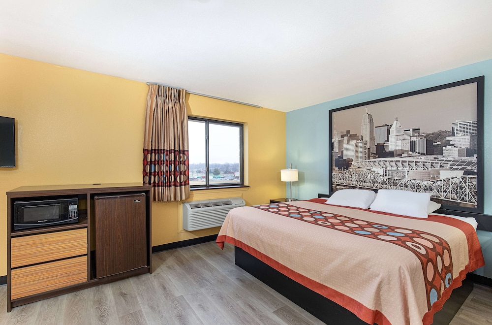 Suite, King Bed, Hot Tub
