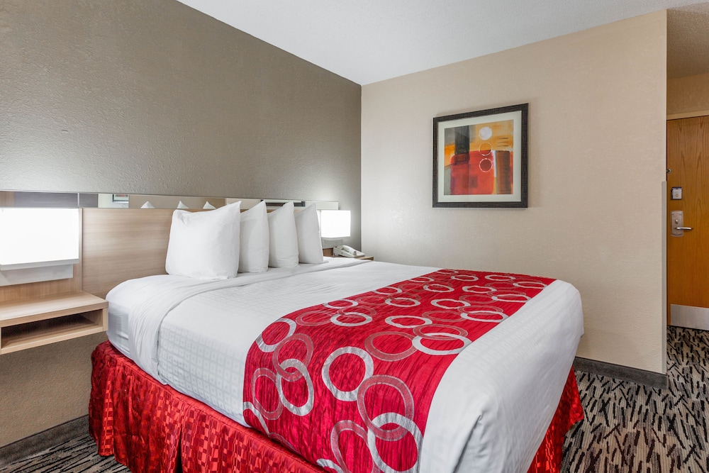 Microtel Inn & Suites By Wyndham Charleston Wv 15/37