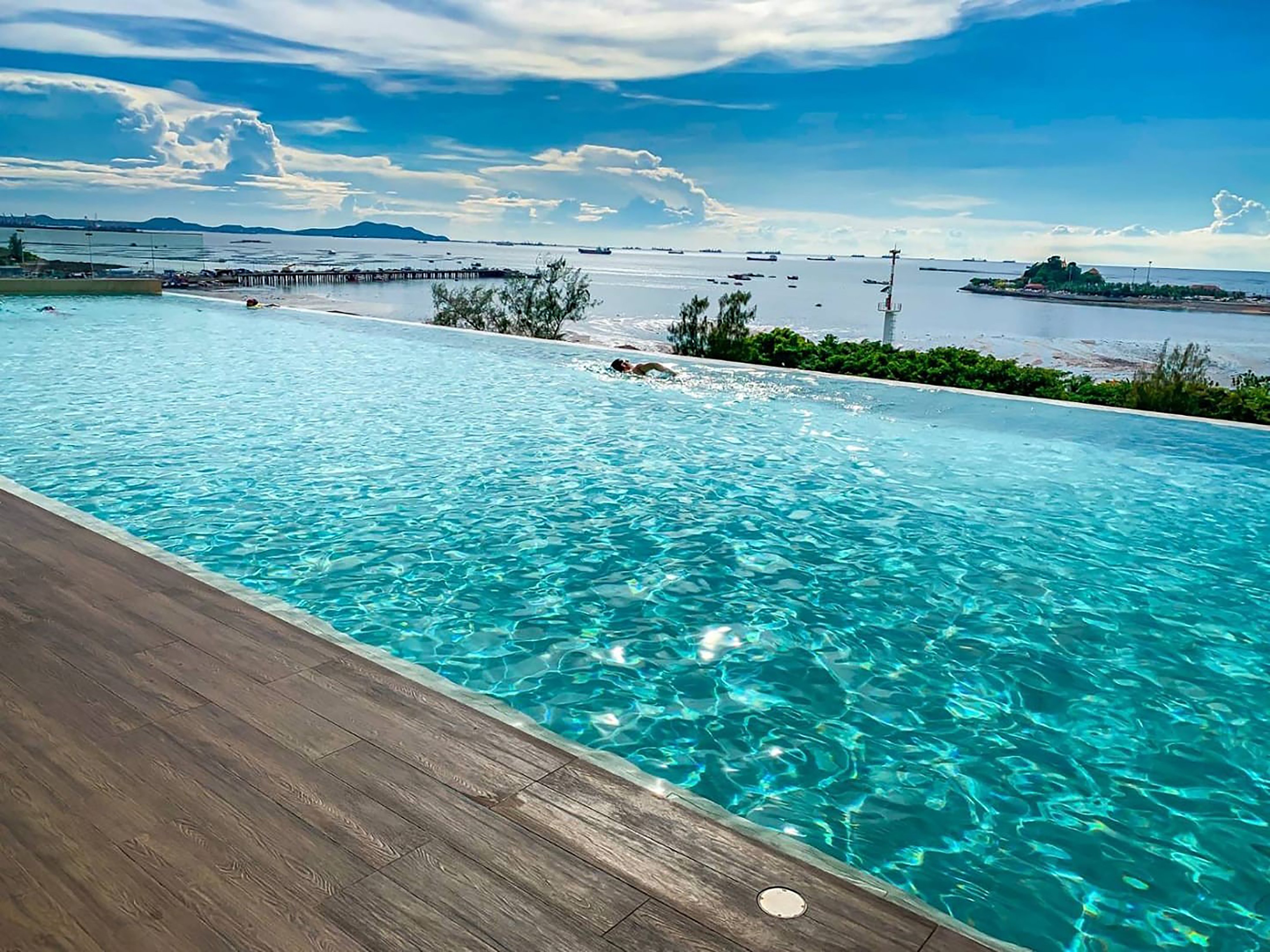 Oakwood Hotel Residence Sri Racha 78/83
