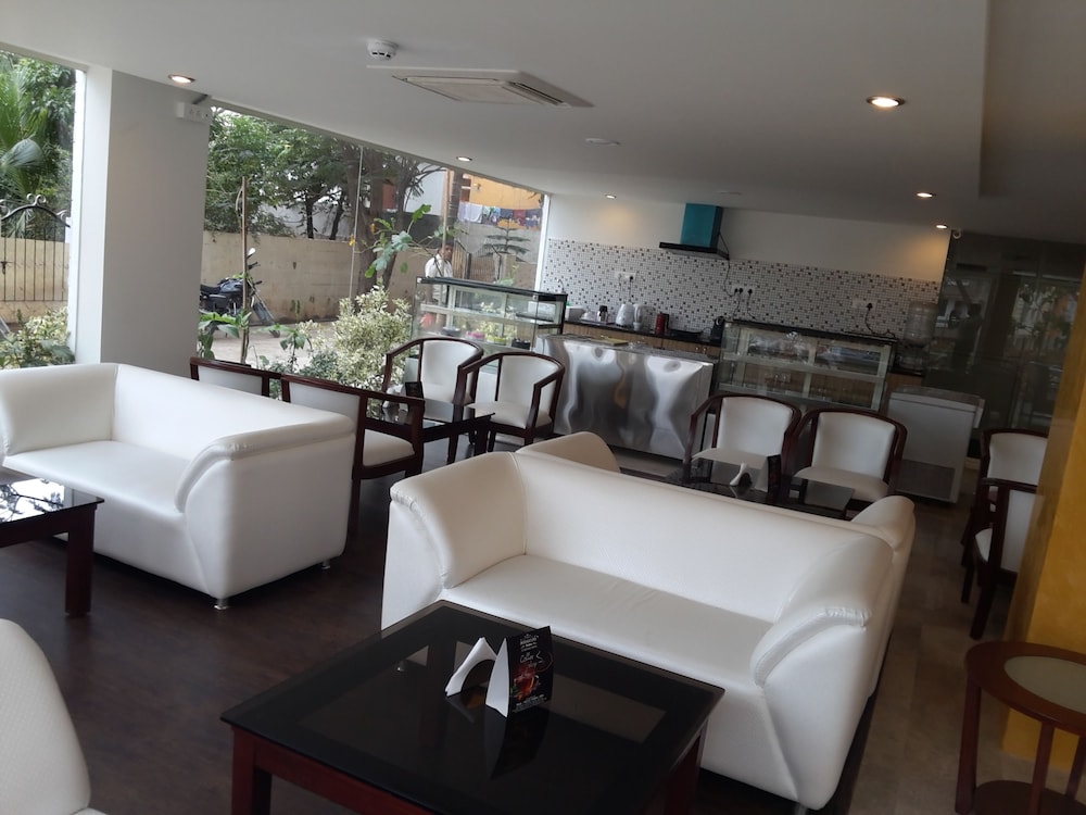 Icon Suites By Bhagini 50/50
