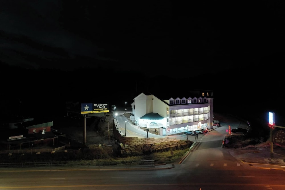Roosevelt Inn Mount Rushmore 6/71