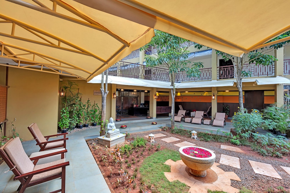 Club Mahindra Virajpet 7/74