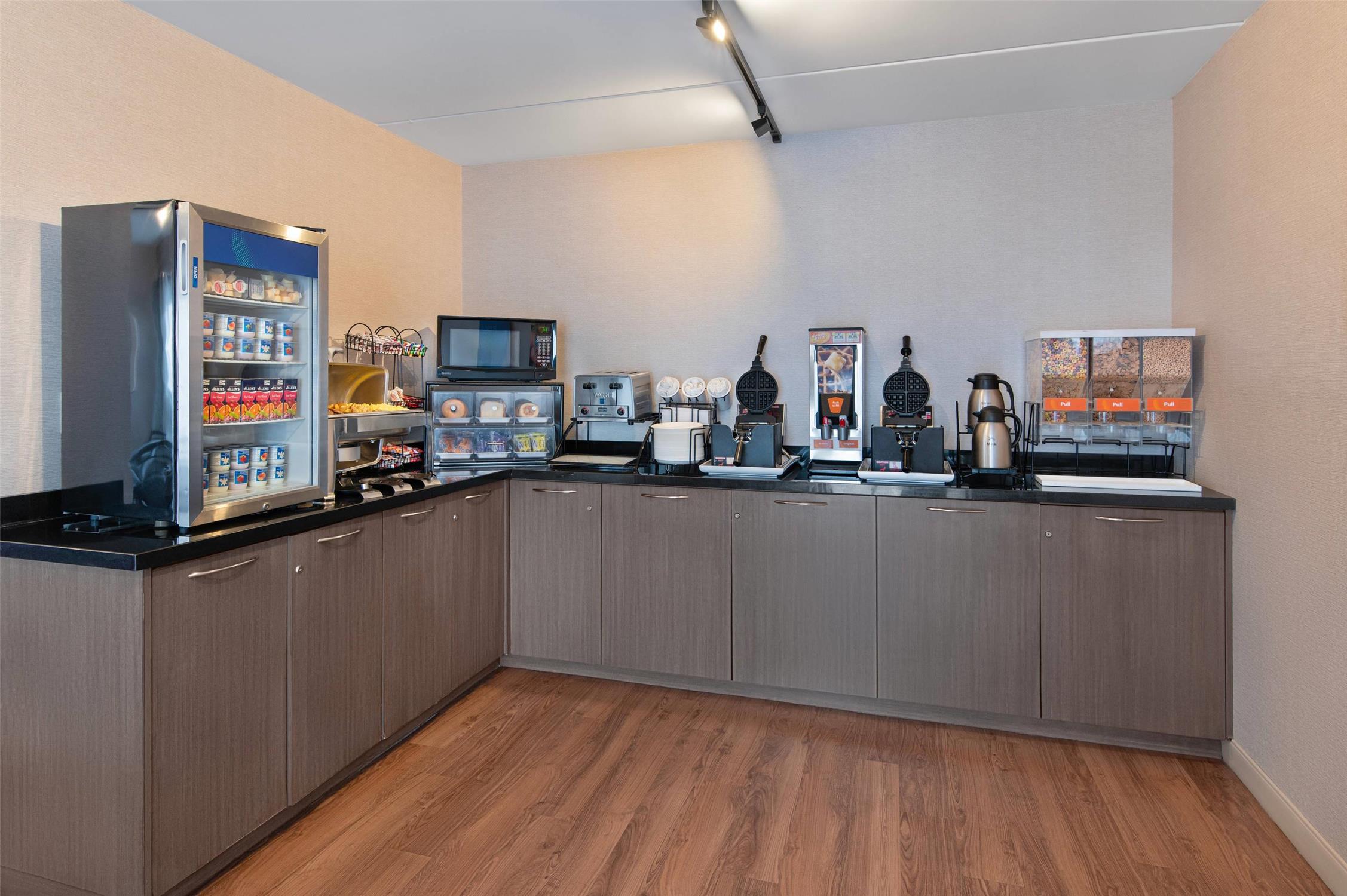Comfort Inn Hamilton - Stoney Creek 9/21
