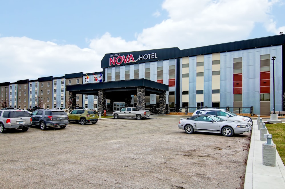 Chateau Nova Yellowknife 3/49