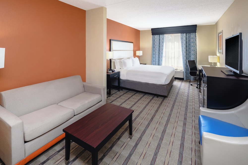 Holiday Inn Express And Suites Duluth Mall Area 69/69
