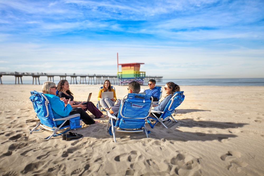 Beach House Hotel At Hermosa Beach 43/51
