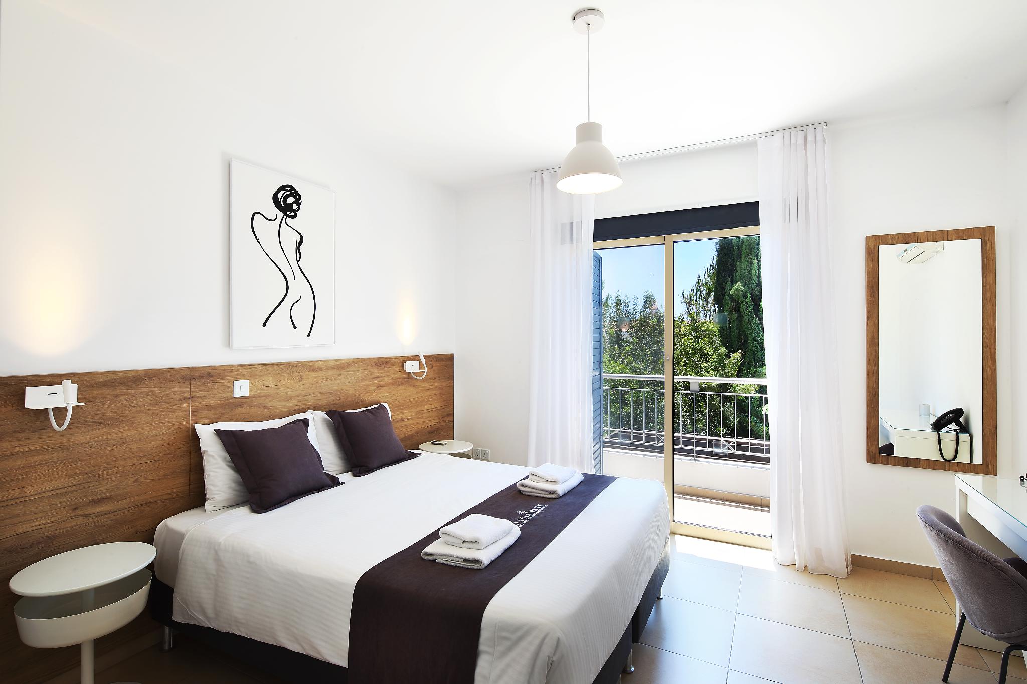 2 Bedrooms, Garden, Comfort, Residence