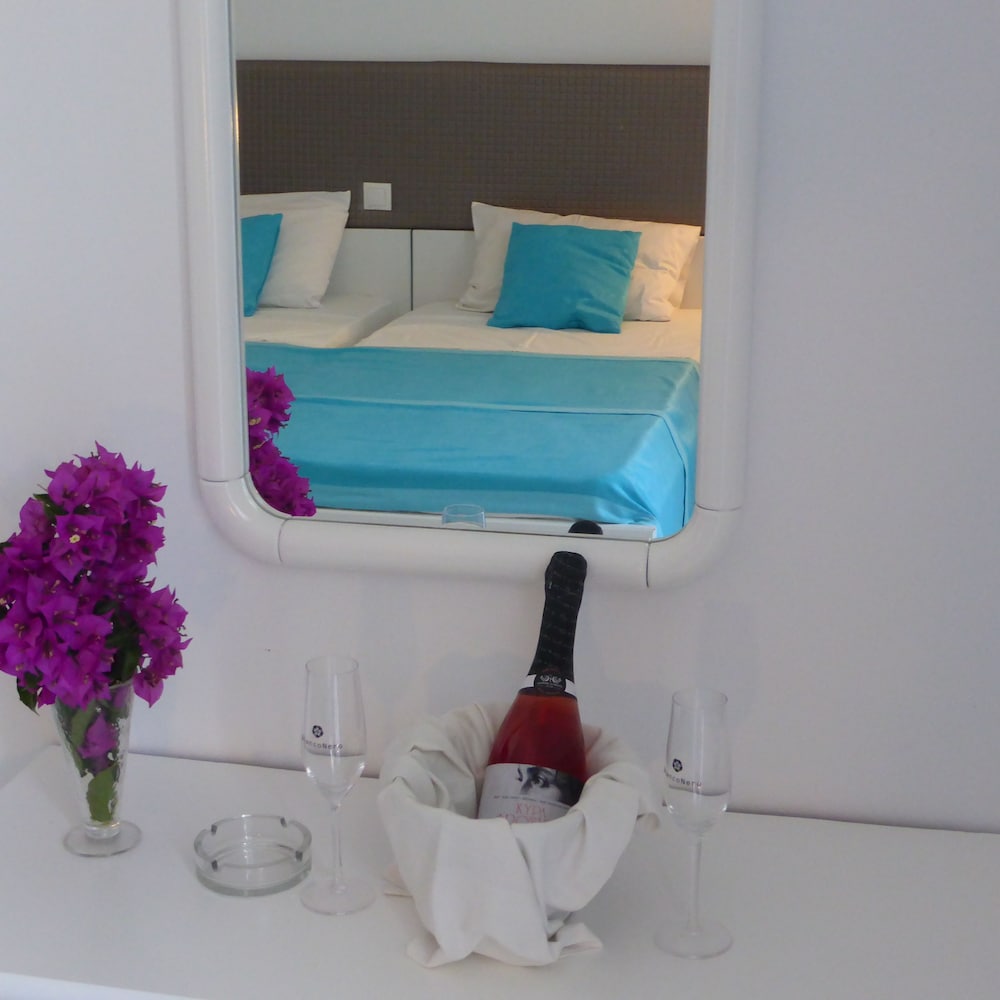 Blue Nest Hotel 8/53