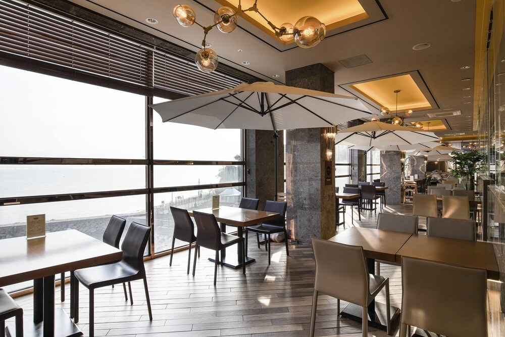 Western Grace Hotel 38/60