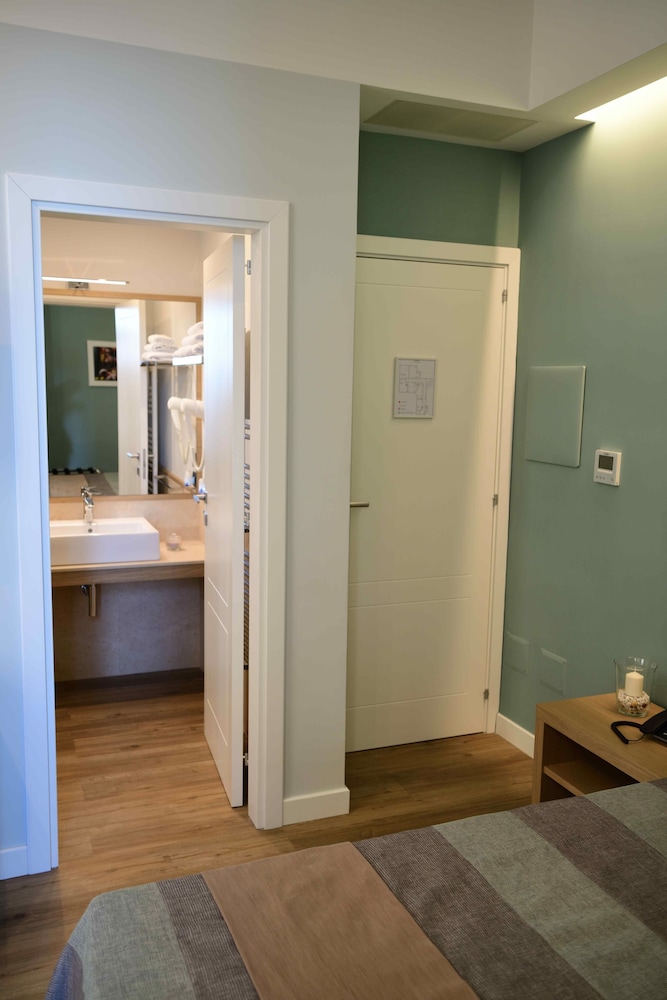 50 SUITE B&B 38/39