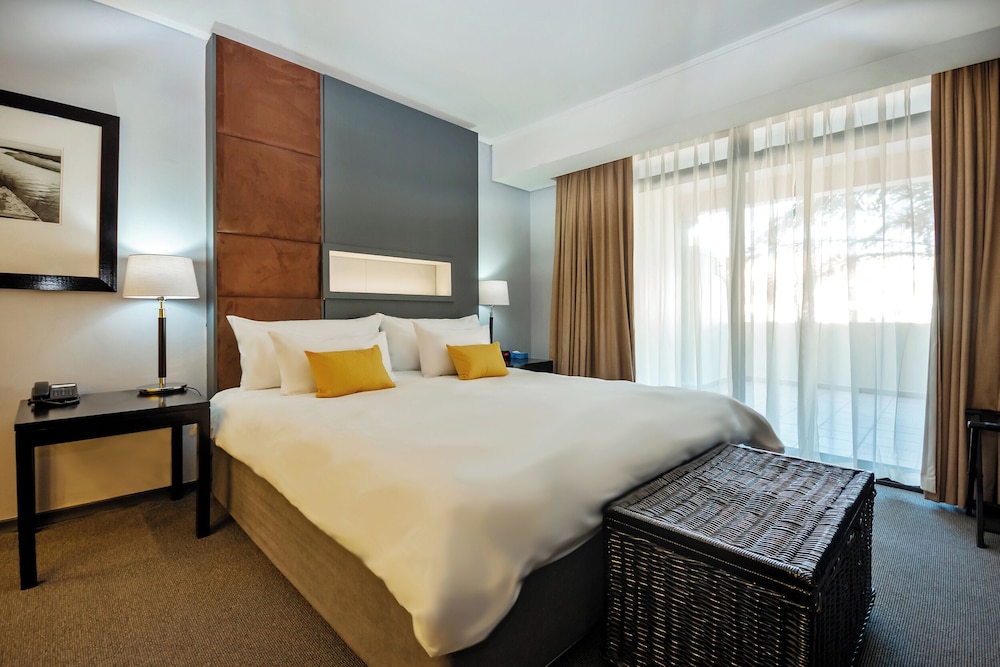 Cape Town City Accommodation the Island Club 18/69