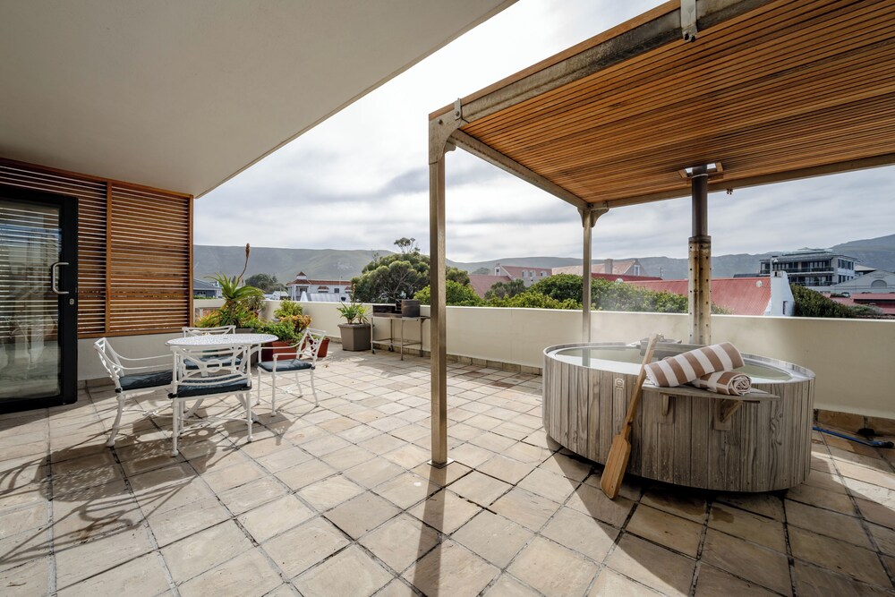 Harbour Square Hermanus Apartments 4/50