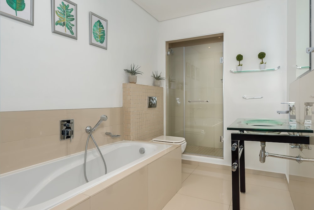 Infinity Self-Catering Apartments 49/50