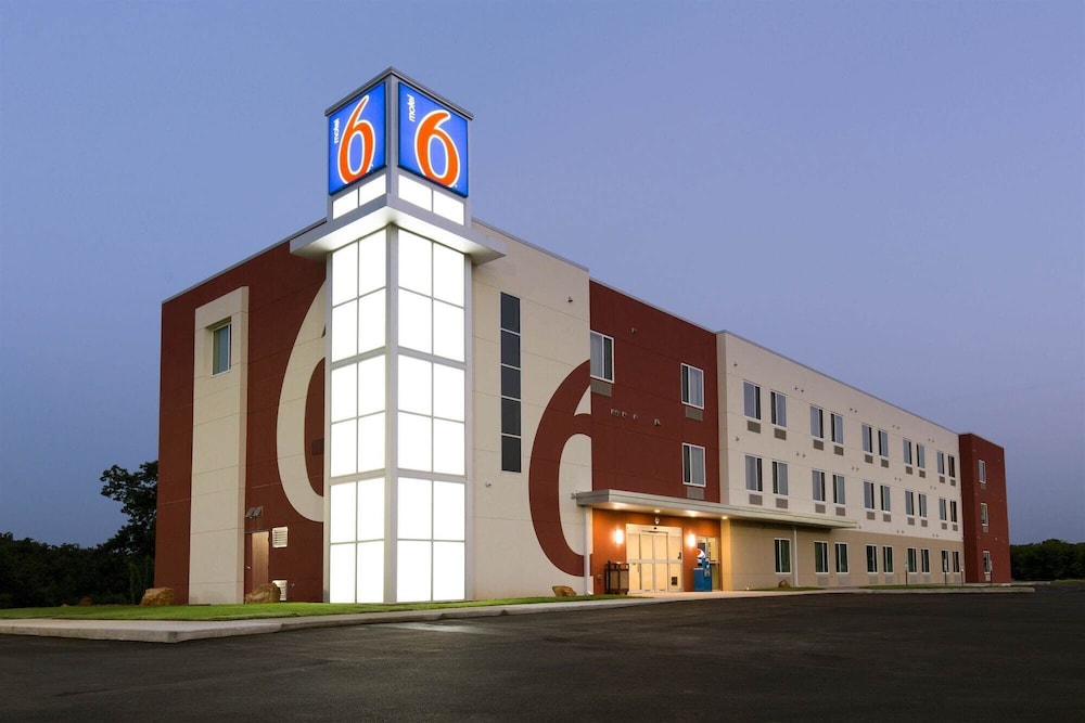 Motel6 Poplar Bluff, MO in POPLAR BLUFF - MO