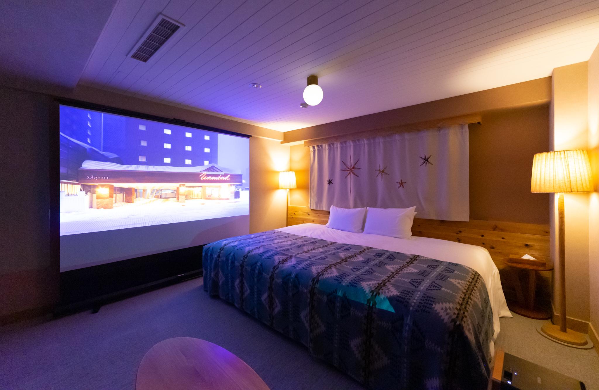 Theater, Standard, King Bed