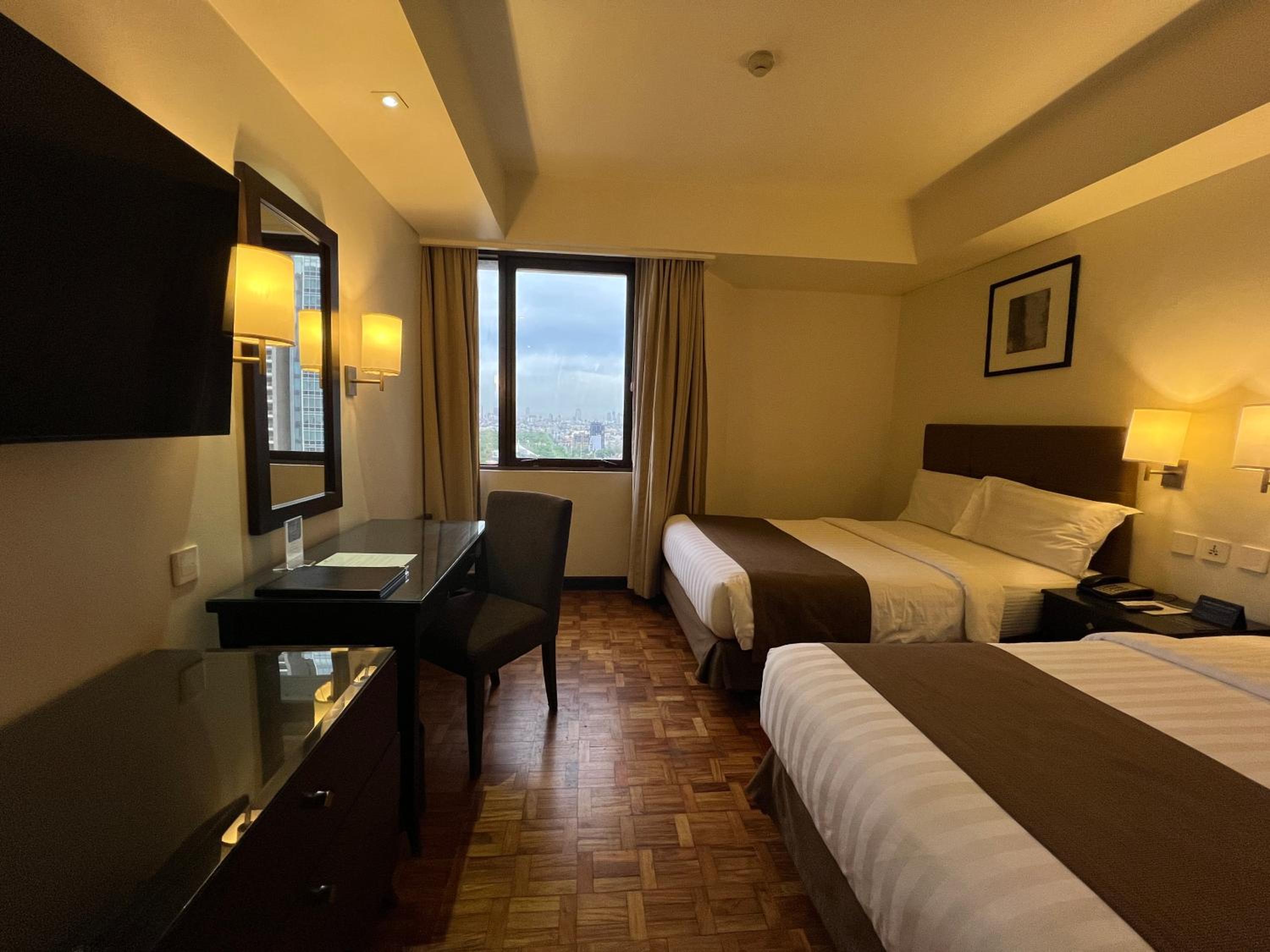 Executive, Twin Beds, 1 Double and 1 Single Bed