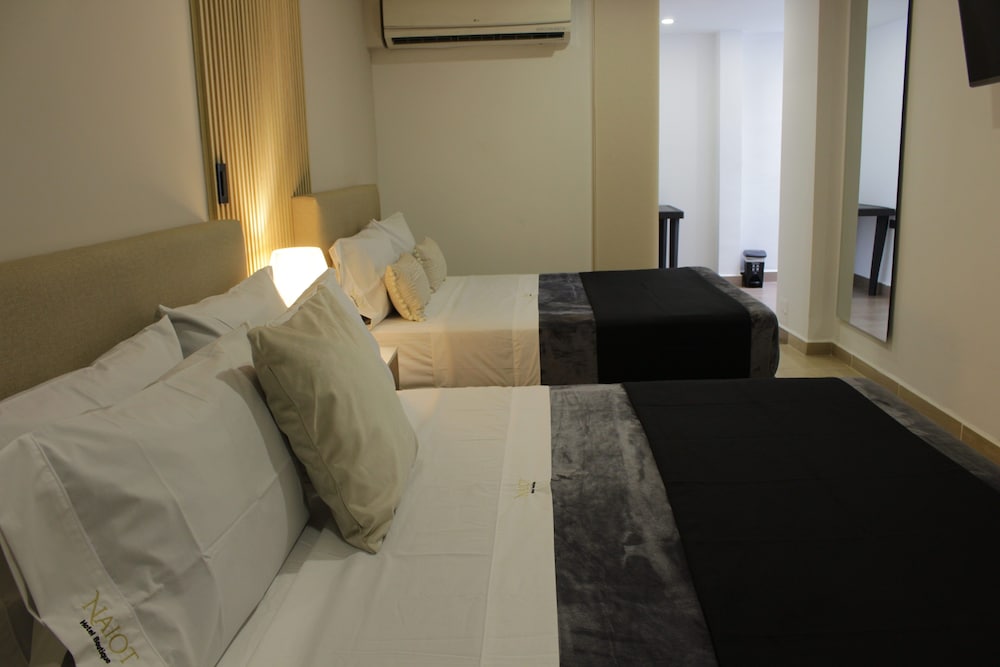 Naiot Hotel Boutique 16/38