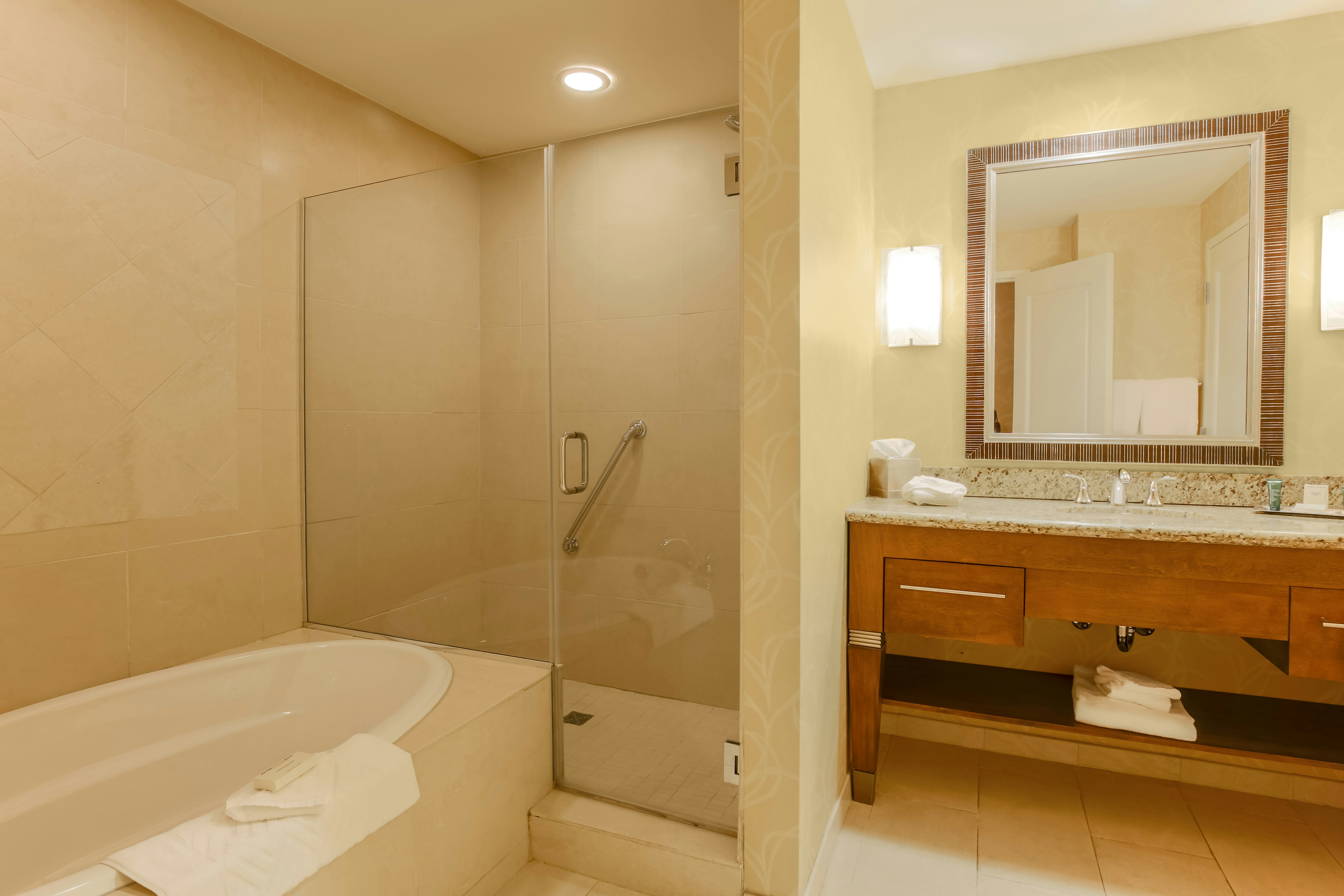 1 Bedroom, Condo, Superior, King Bed, Hilton Branson Convention Center 2/2