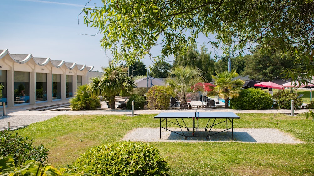 BRIT HOTEL NANTES VIGNEUX – L’ATLANTEL 40/49