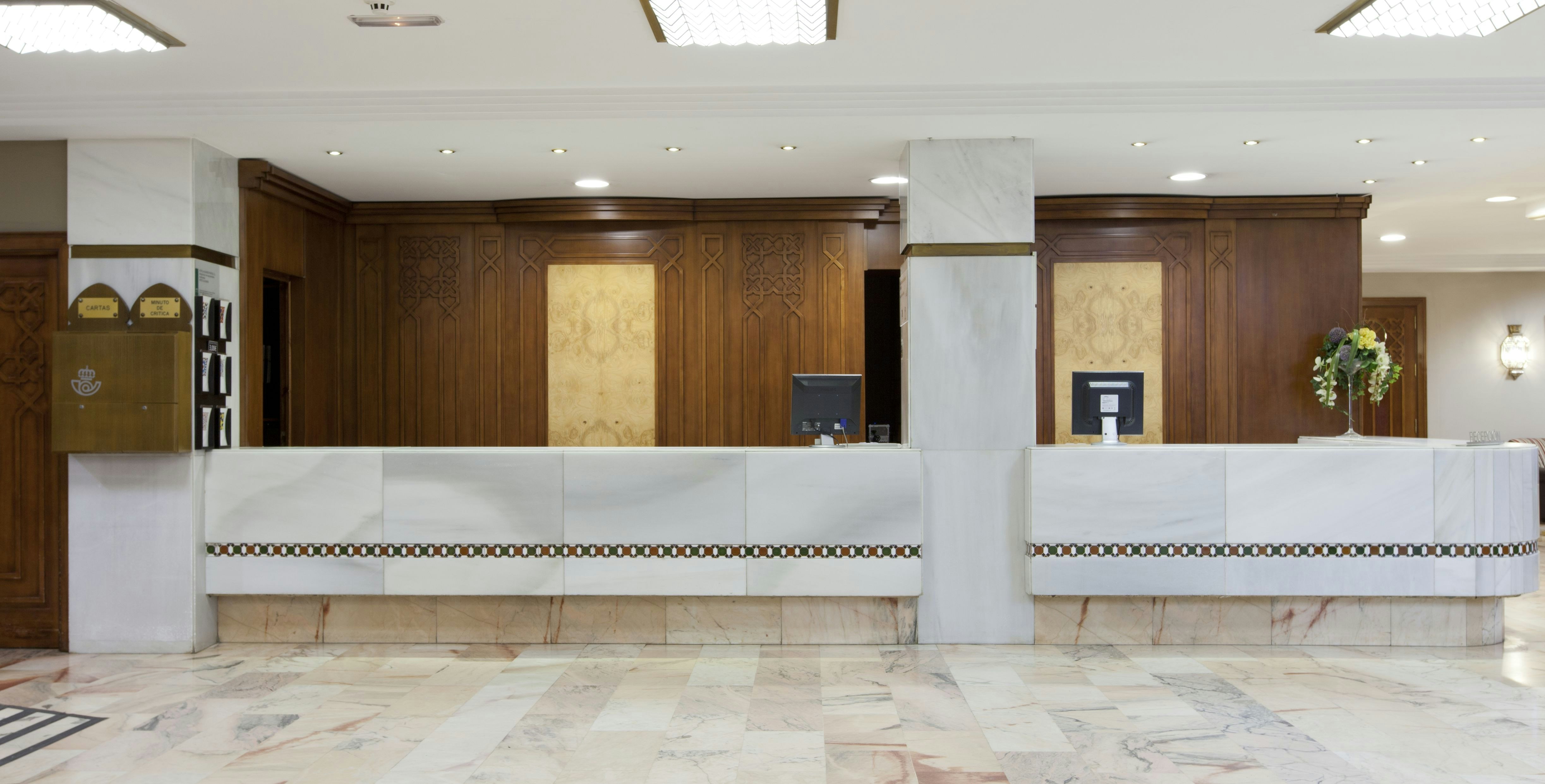 Alixares Hotel 6/82