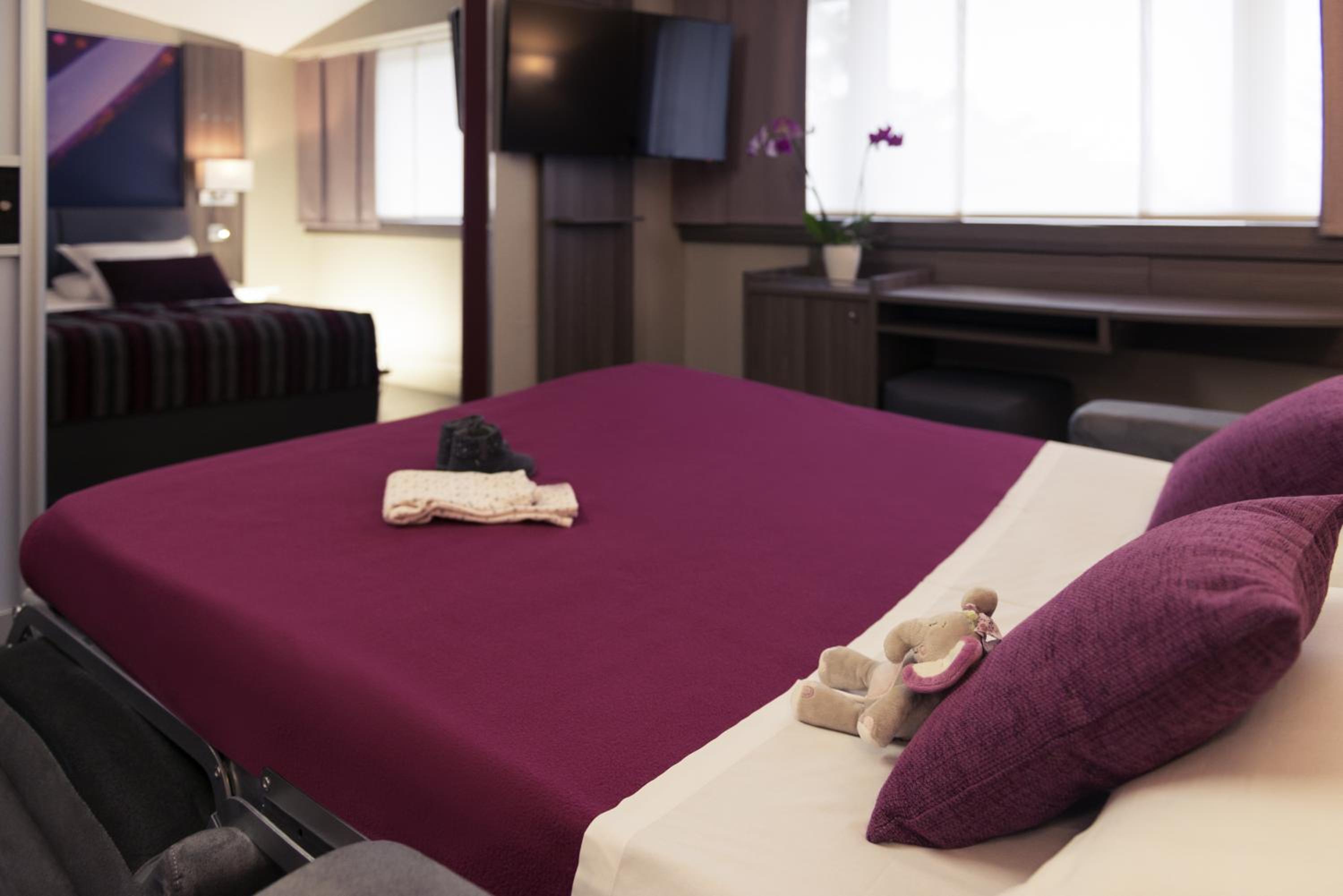 SUITE, DOUBLE BED, SOFA