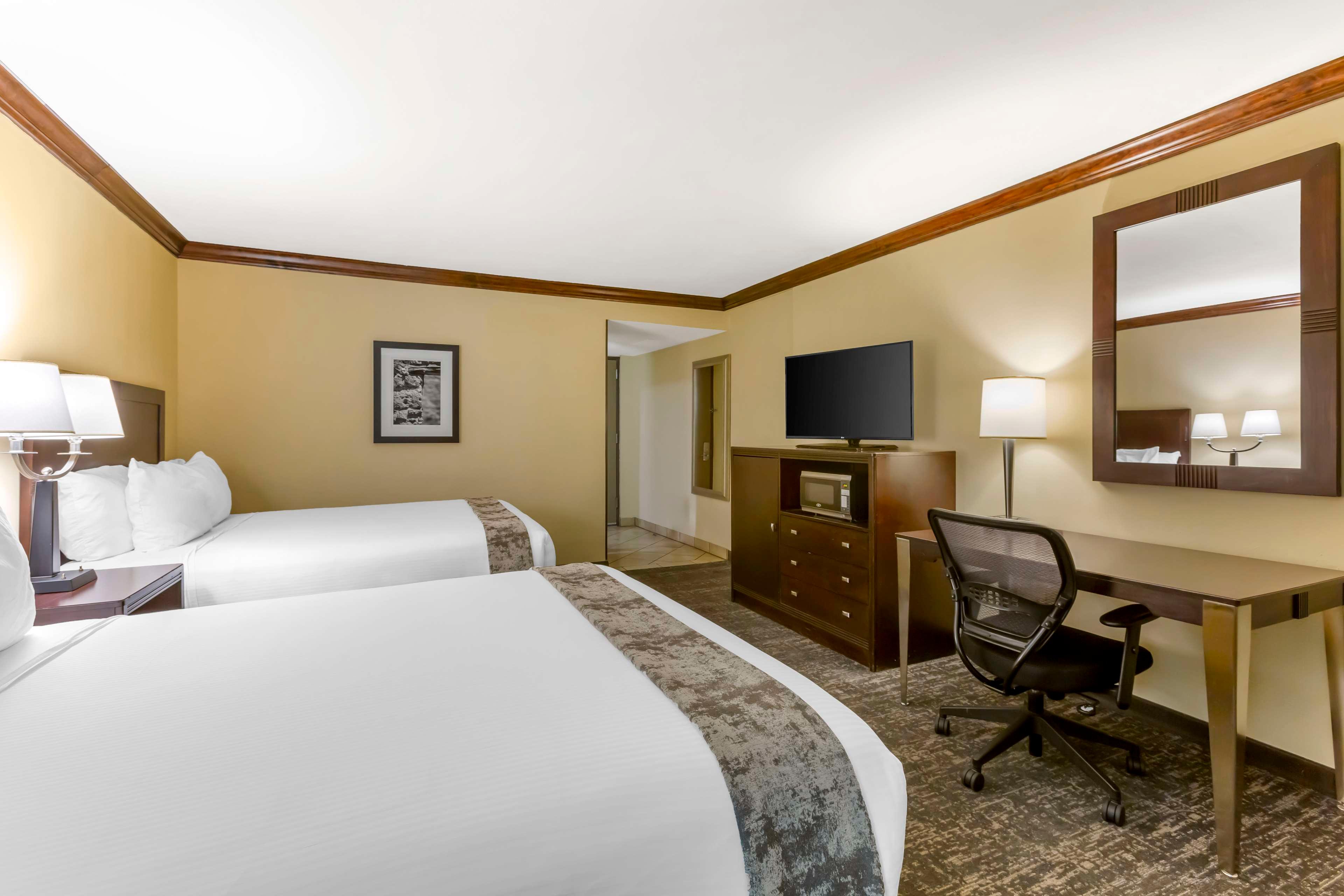 Upstairs, 2 Queen Beds, Pet Friendly