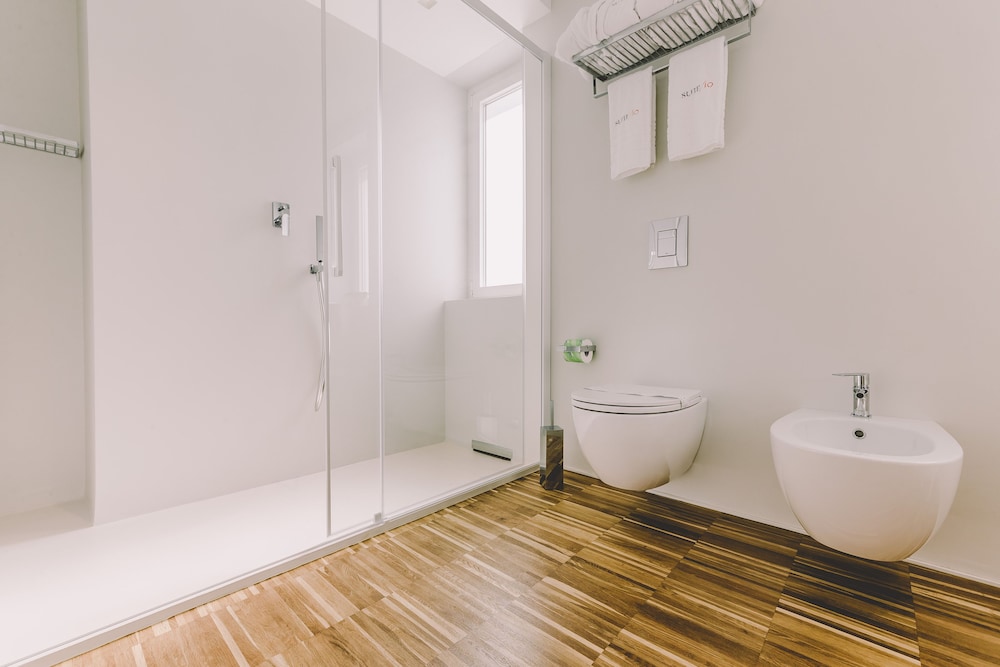 Suite 10 Home Design & Spa 65/69
