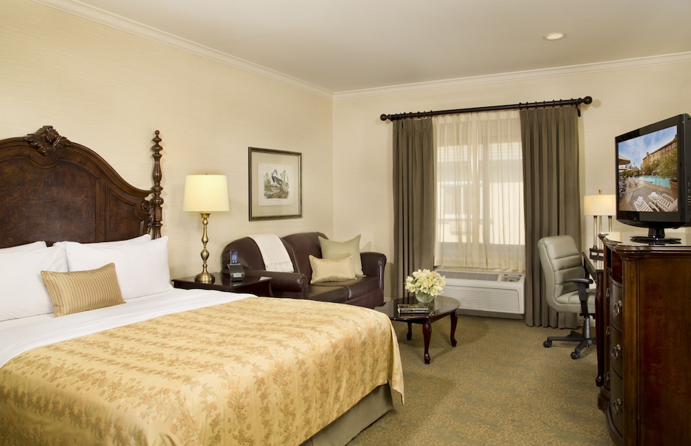 Ayres Hotel Suites Costa Mesa Newport Beach 7/50