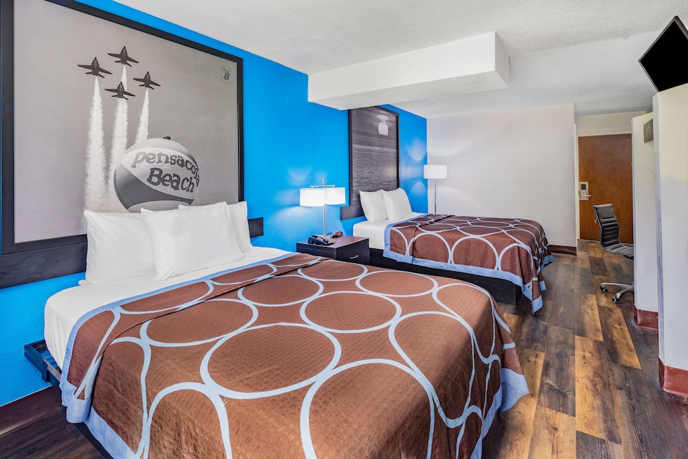 Super 8 By Wyndham Pensacola 21/49