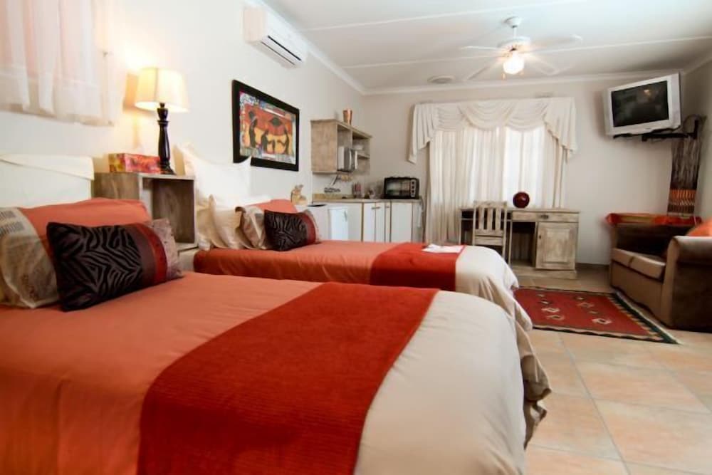 Boma Lodge 16/26