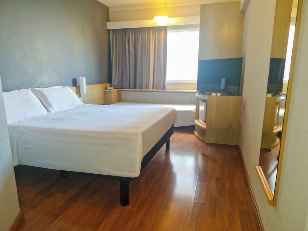 STANDARD, DOUBLE BED, ACCESSIBLE