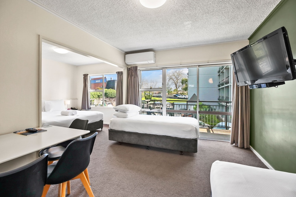 Heartland Ambassador Hotel Hamilton 33/49