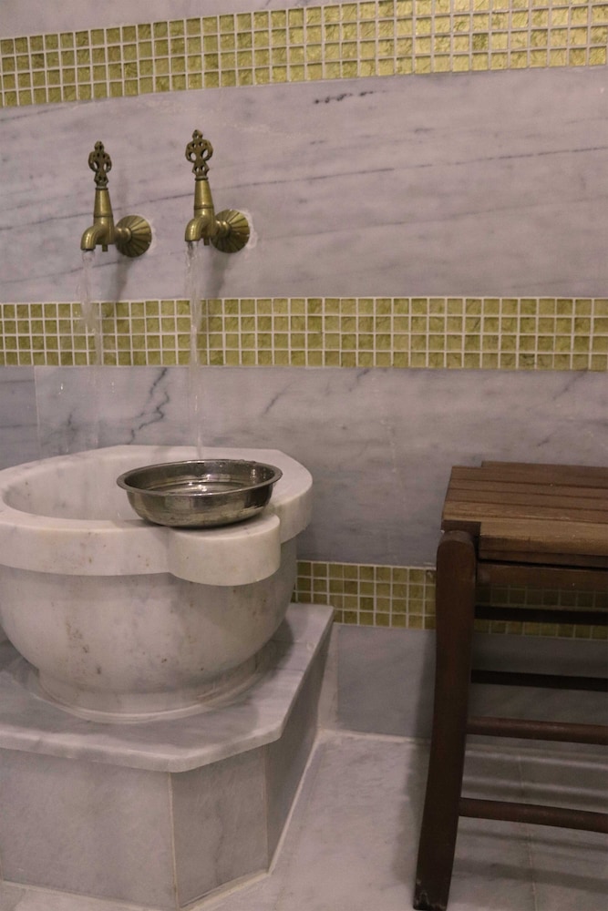 Cunda Rota Hotel 50/50