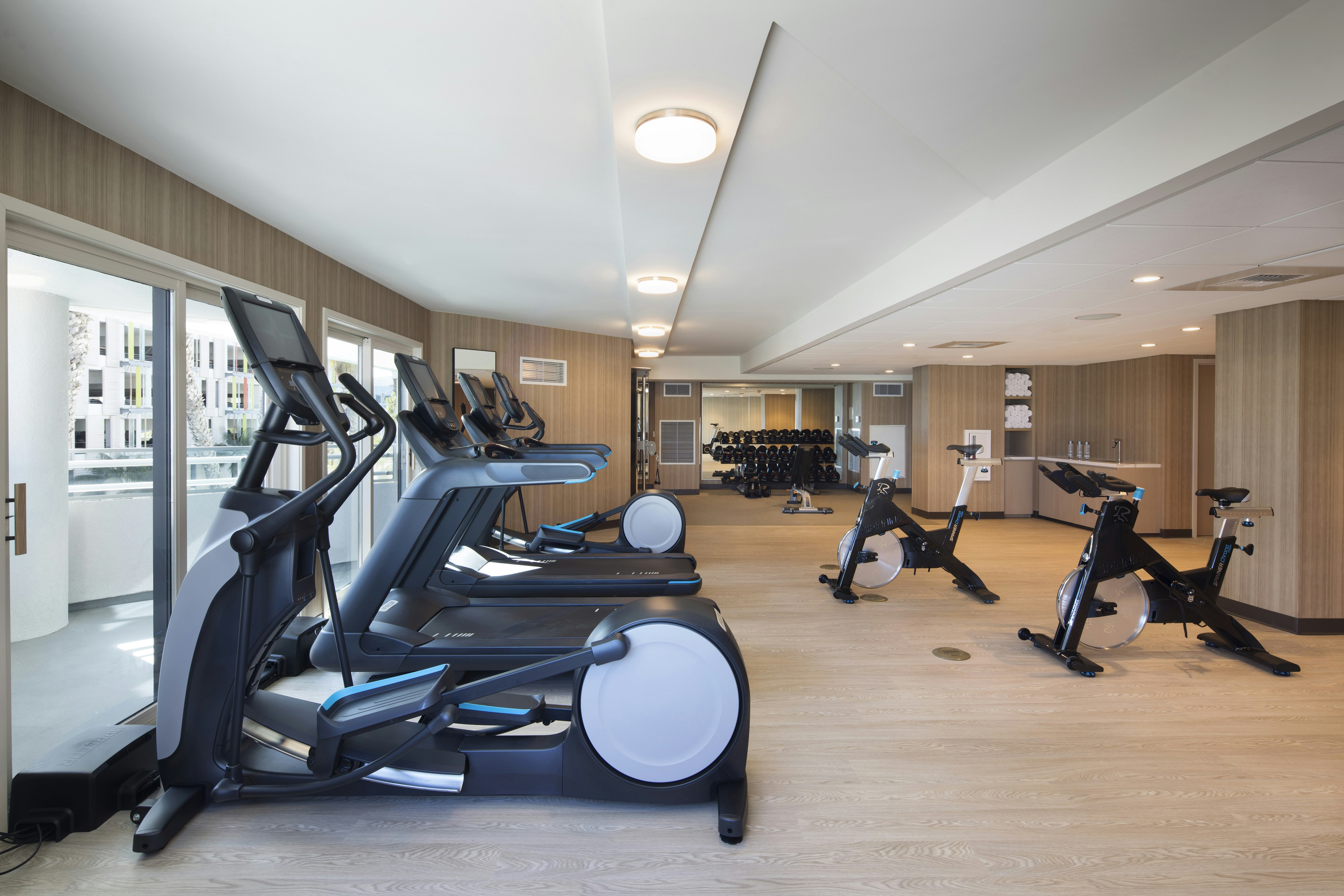 Hilton Santa Monica Hotel Suites 30/65