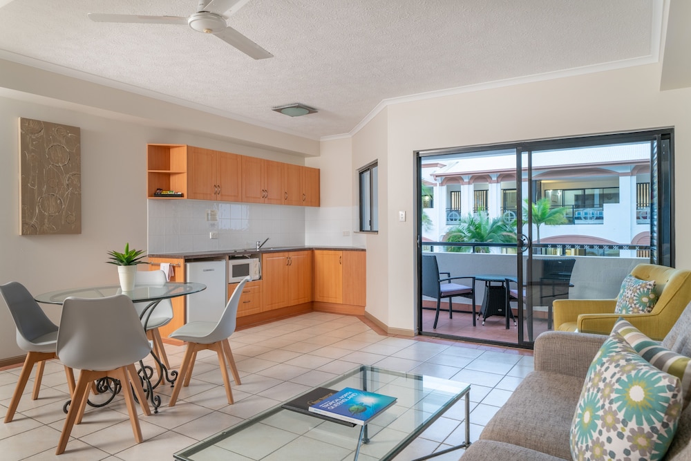 Regal Port Douglas 41/56