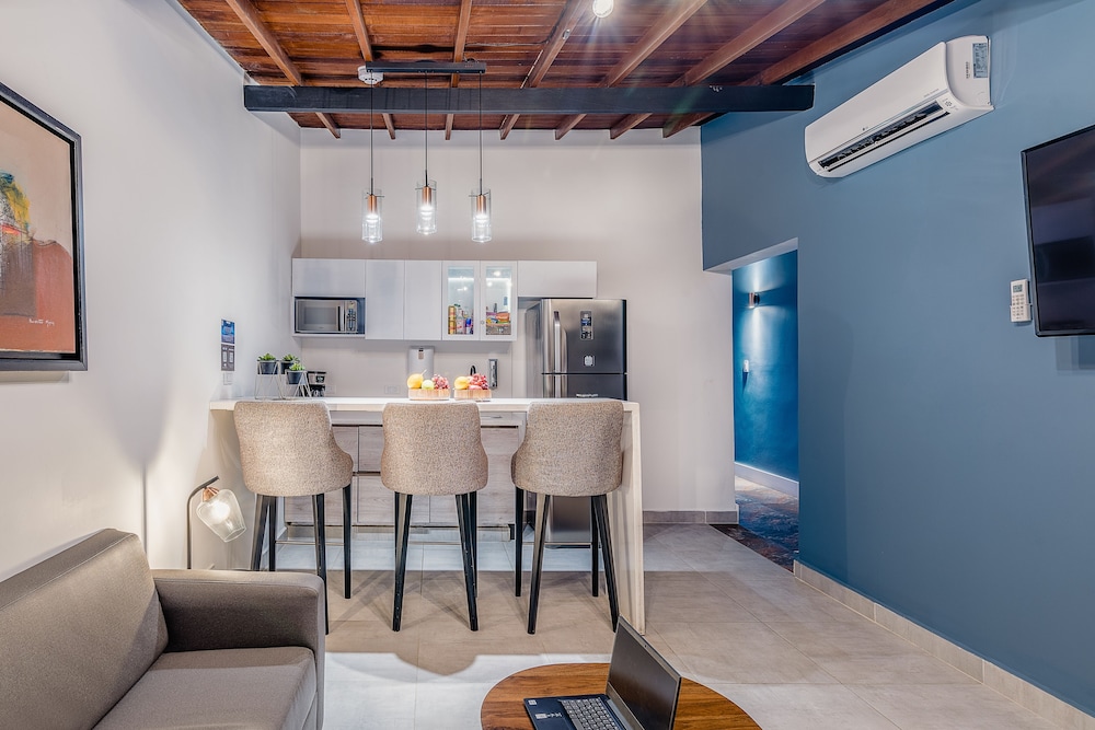 Viktory Boutique Hotel 37/44