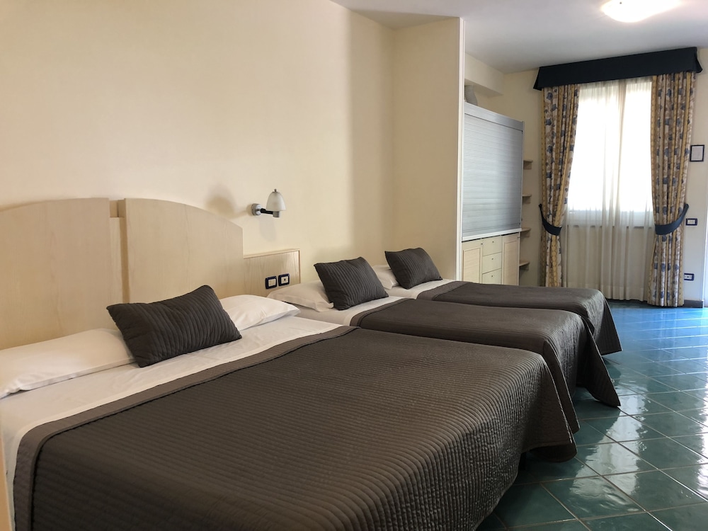 Agave Hotel Residence Inn 7/50