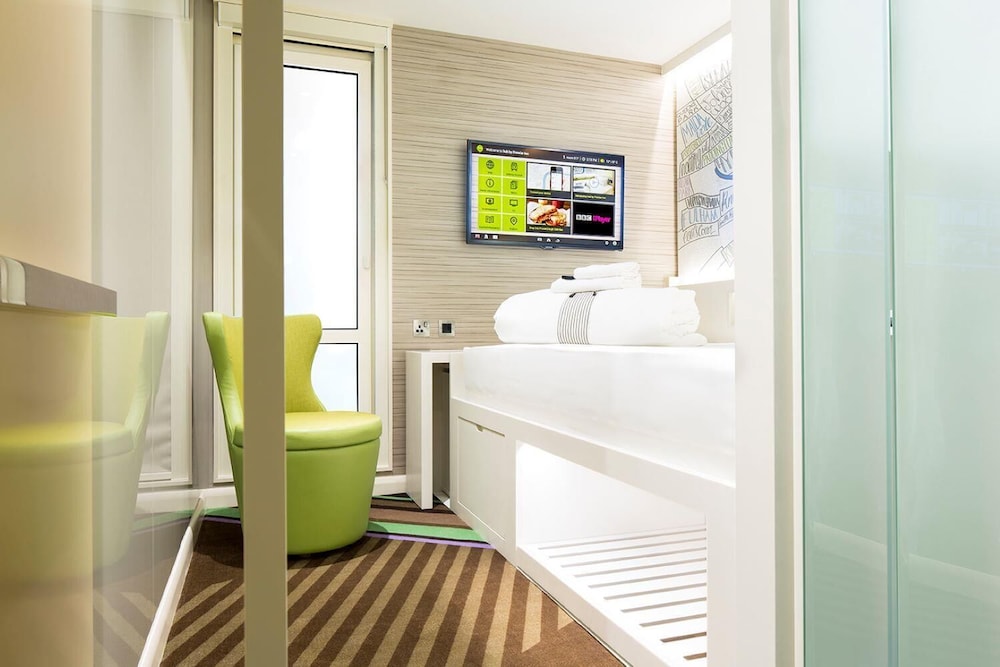 Lobby at Hub By Premier Inn London Spitalfields, LONDON