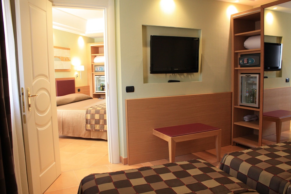 Artemis Hotel 14/69