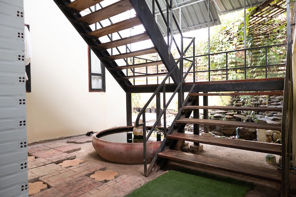 Norn Ranong Hostel 26/29