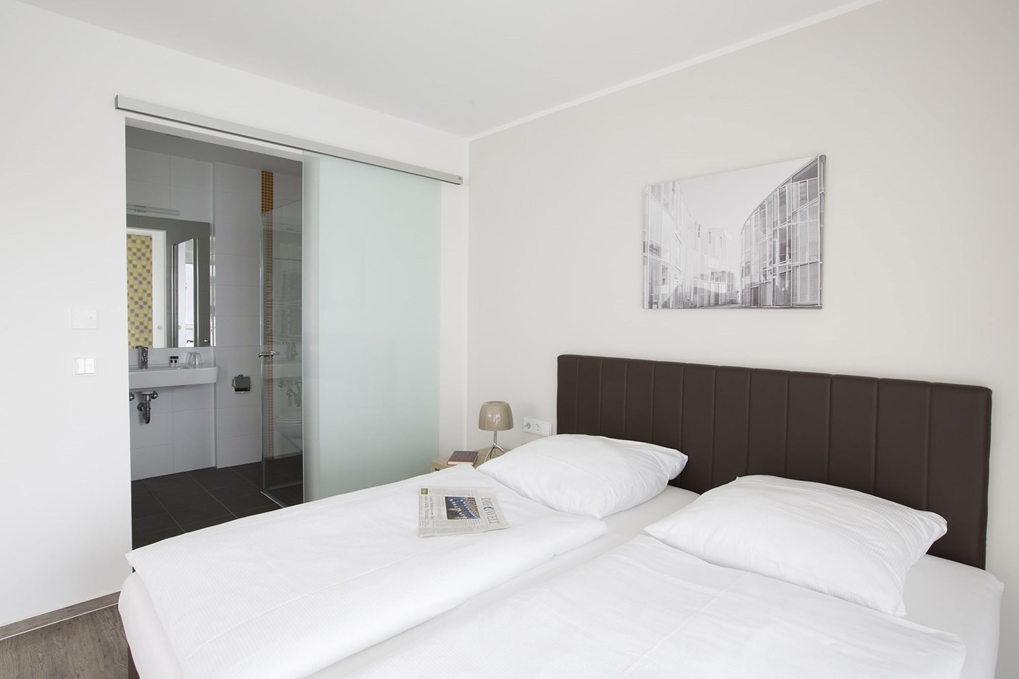 1 BEDROOM, JUNIOR, APARTMENT, SINGLE, TWIN BEDS