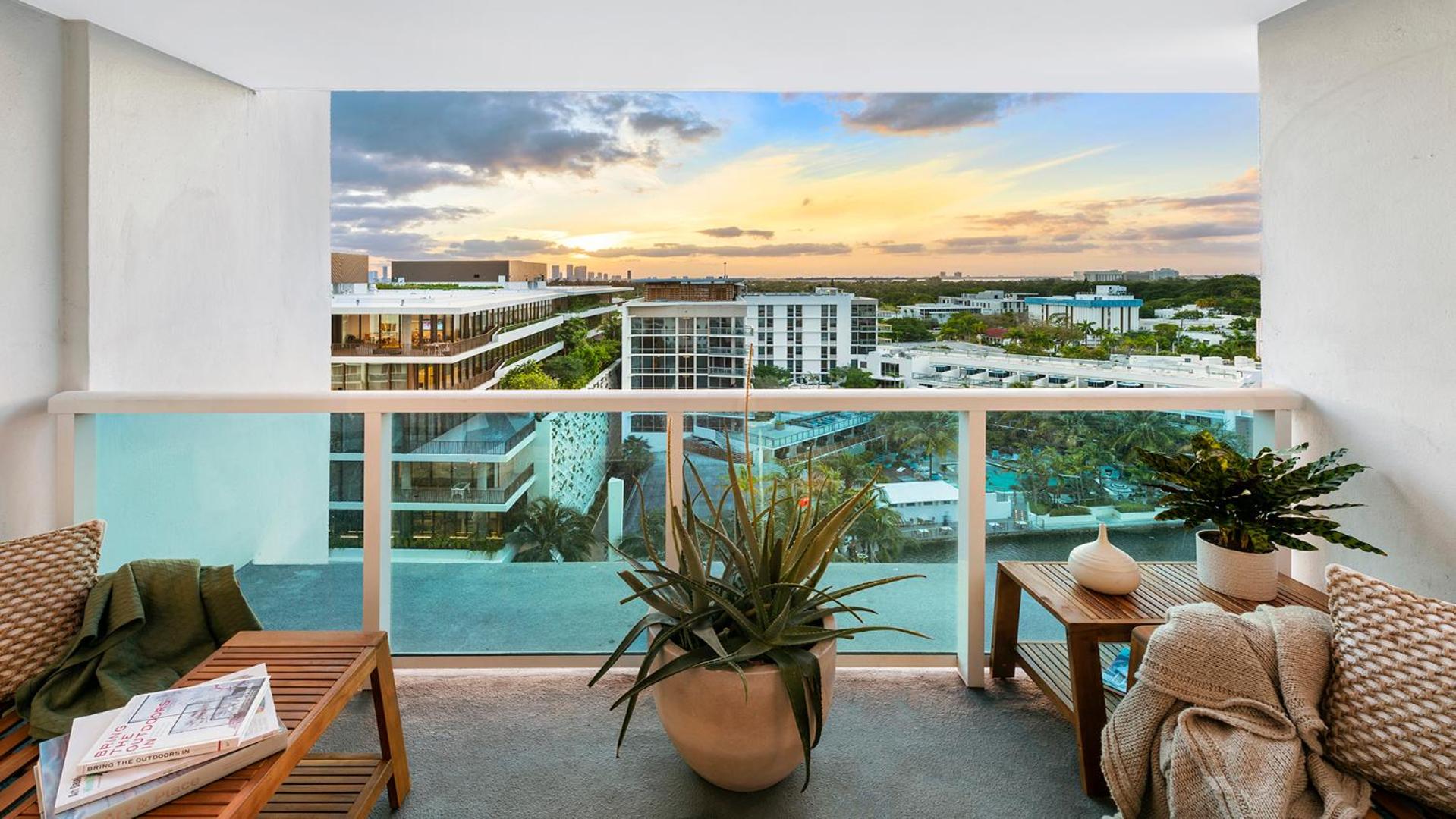 Luxurious Private Condo at 1 Hotel & Homes -945 10/28