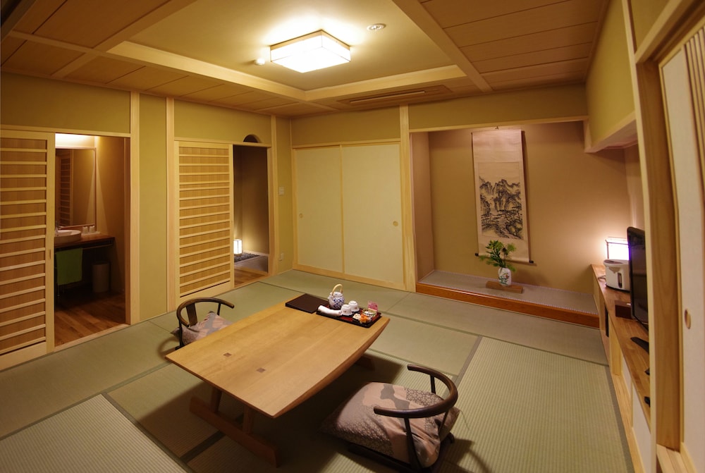 Gero Onsen Yukyunohana 20/50